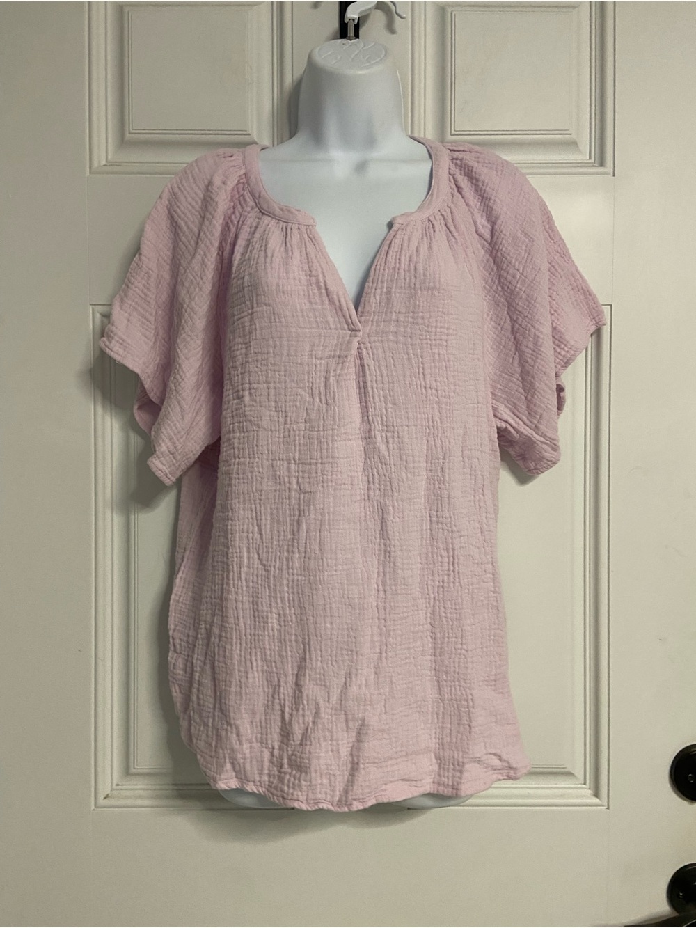 T43- BEACH LUNCH LOUNGE Light Pink Muslin Split-Neck Top *OVERSIZED